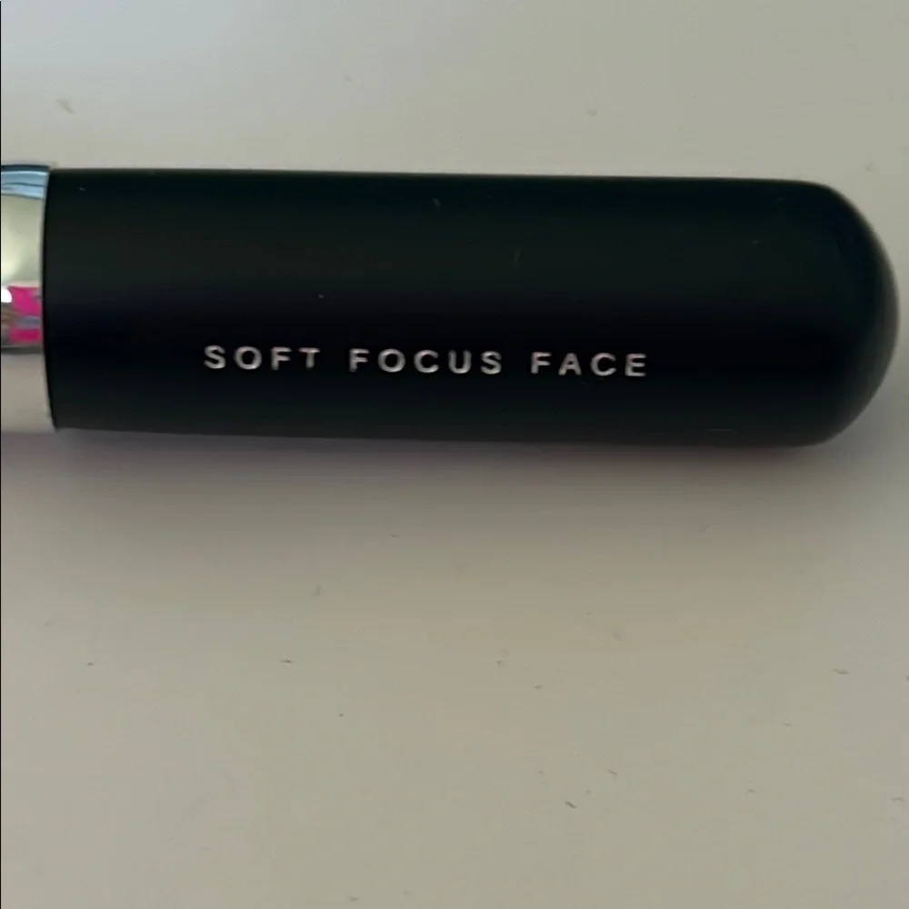bareMinerals Soft Focus Face Makeup Brush - Black Handle - NEW